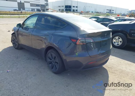 2025 Tesla Model Y Long Range Dual Motor All-Wheel Drive from USA, damaged, VIN 7SAYGDED0SA371231